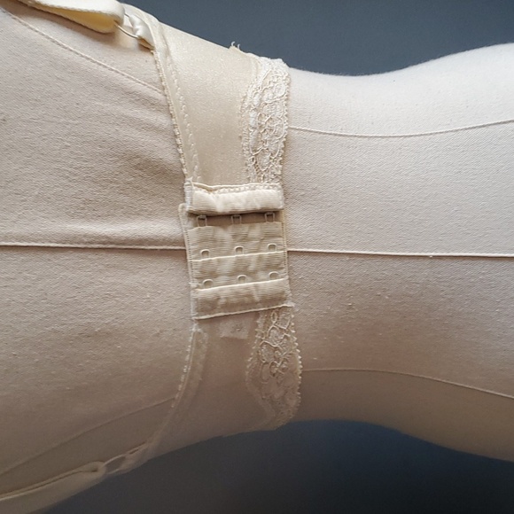 Victoria's secret ivory sheer bra size 34DD - Picture 6 of 14